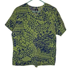 3/$20 Med Couture Short Sleeve Abstract Scrub Top in Green and Navy Blue
